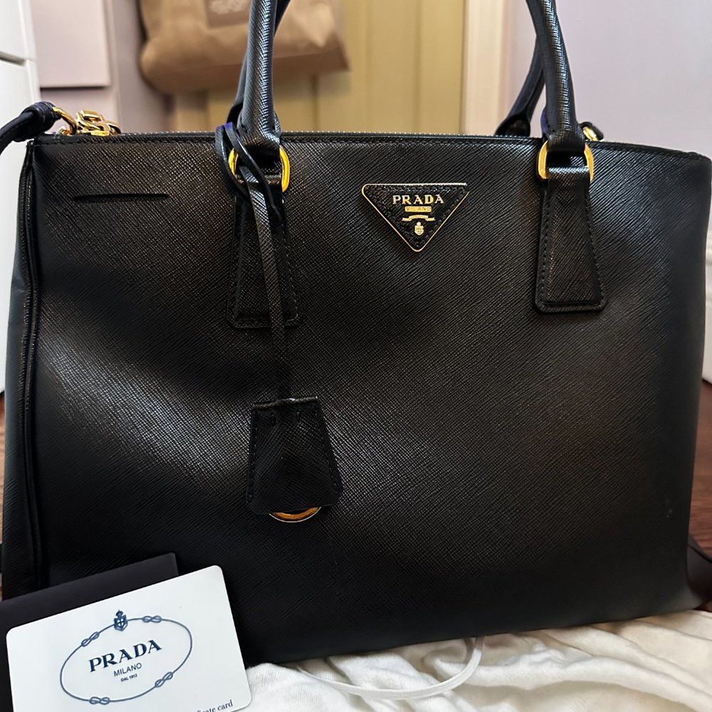 PRADA Saffiano Galleria Double Zip Tote Black